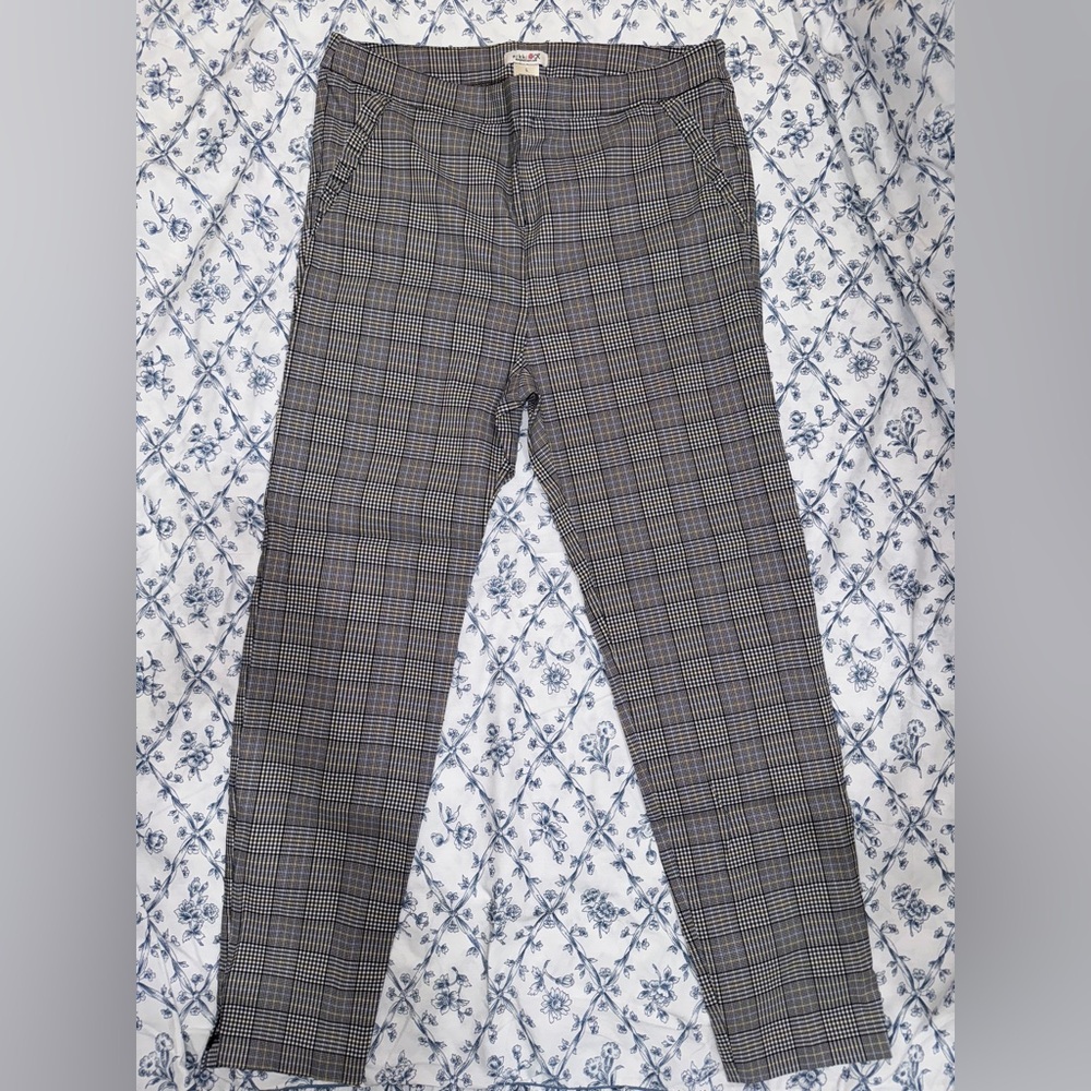 Nikki K Checkered Pant
